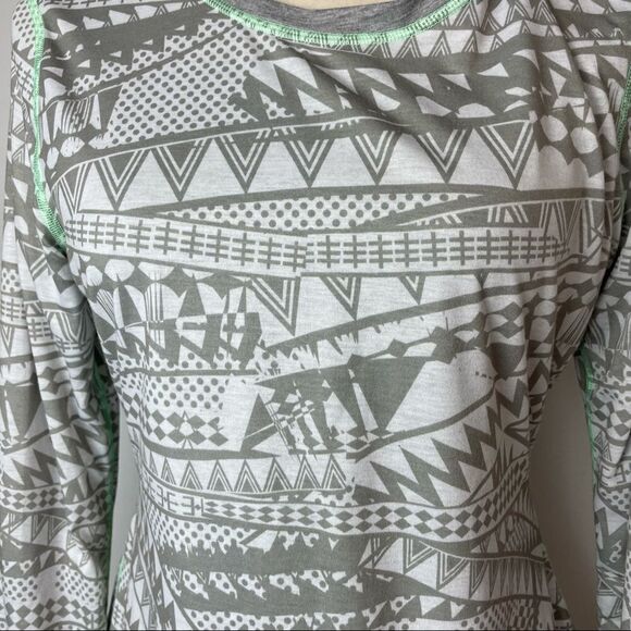 FILA Gray and White Long Sleeve round Neck Thick Tee Short Abstract Design M - Picture 6 of 10